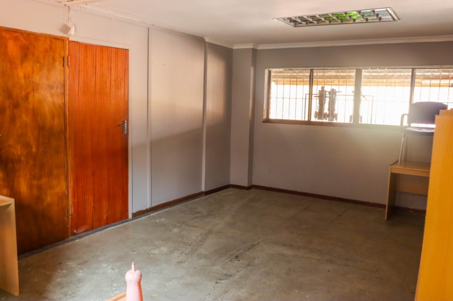 Commercial Property for Sale in Parow Western Cape